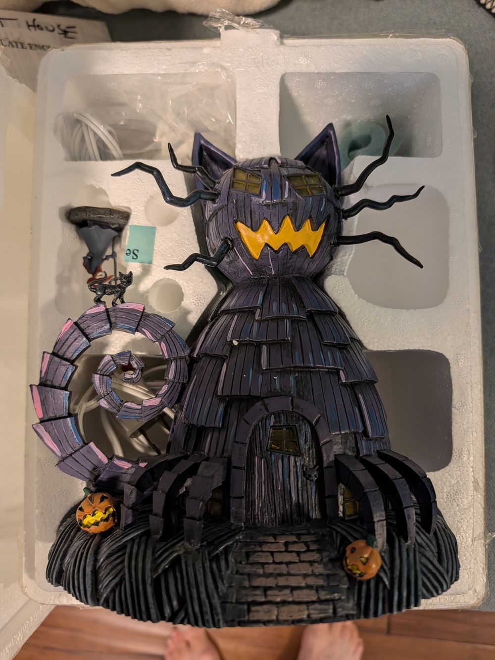 Hawthorne Village Nightmare Before Christmas "Cat House" w/ COA